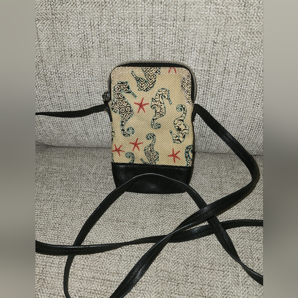 Relic RLS8307 Seahorse Starfish Crossbody Purse Bag Card ID Slots